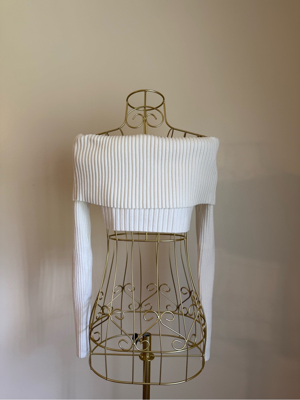 Edikted Off-Shoulder Ribbed Crop Top - White - Picture 2 of 2